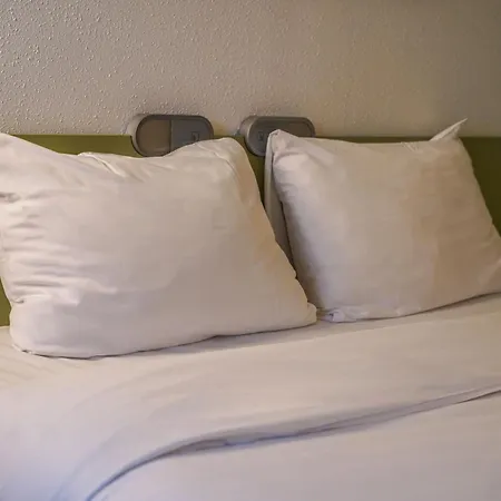 Отель Ibis Budget 2*