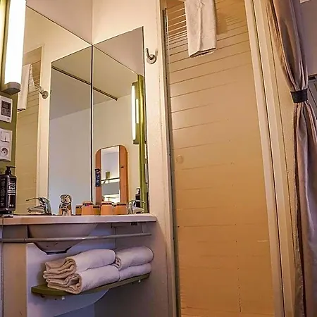 Ibis Budget Hotel 2*